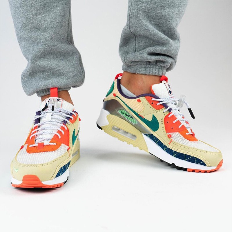 Nike Men's Air Max 90 Trail Team Gold 